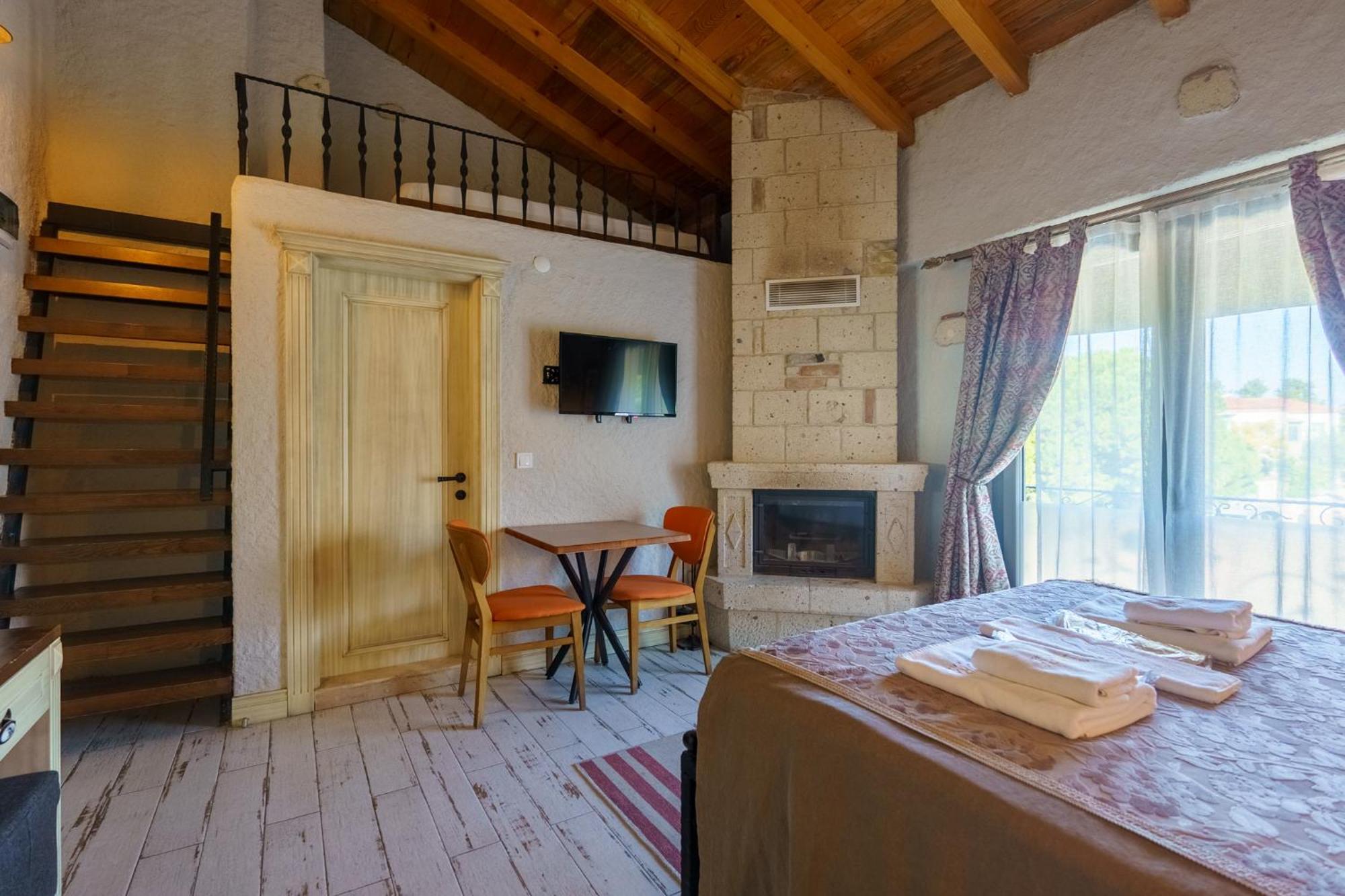 Alacati Aura Отель 2*